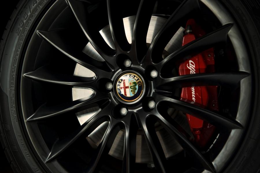 Колеса Alfa Romeo 159 Ti (939A) 2008 года  (ZA) (фото 9 из 27)